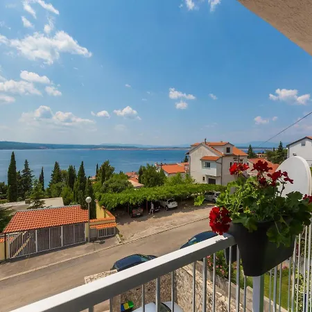 Apartment Azzaro *