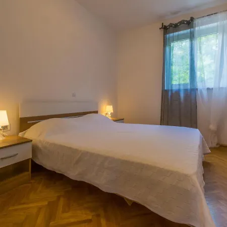 Azzaro * Crikvenica