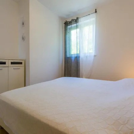 Azzaro Apartment *