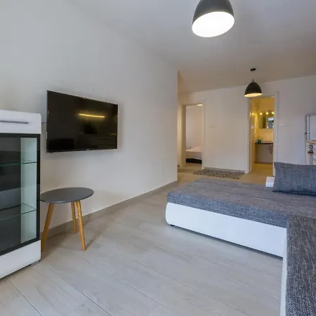 Azzaro Apartment Crikvenica