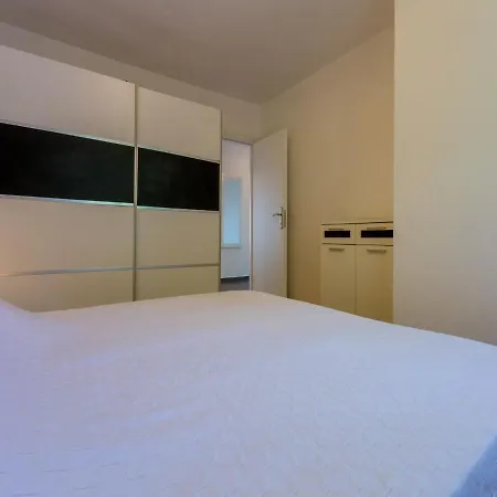 Azzaro Apartment
